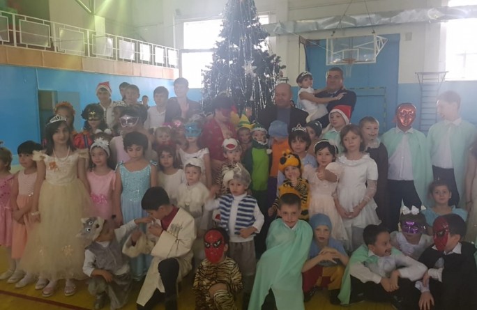 Новогодний праздник для воспитанников центра "Надежда"
