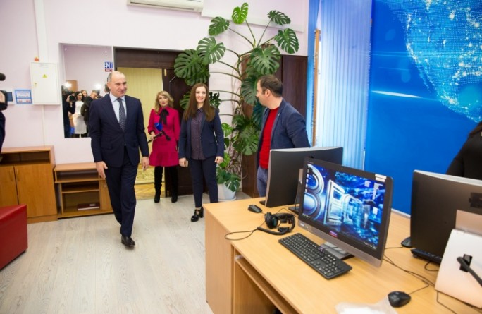 Глава Карачаево-Черкесии Рашид Темрезов поздравил коллектив ГТРК «Карачаево-Черкесия» с 25-летием со дня образования 