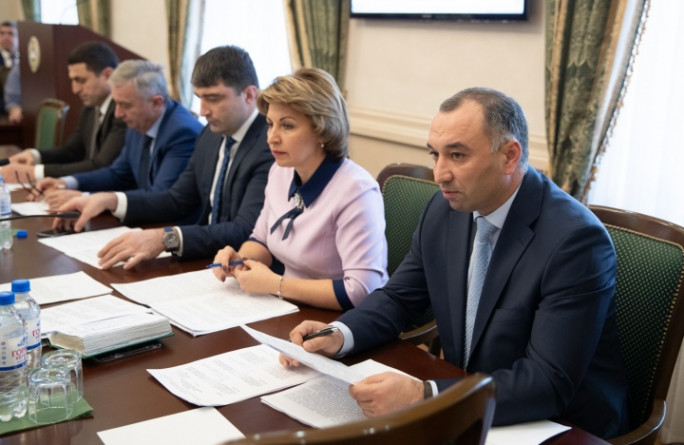 Ряд социально значимых проектов постановлений приняли члены кабинета министров на заседании Правительства Карачаево-Черкесии